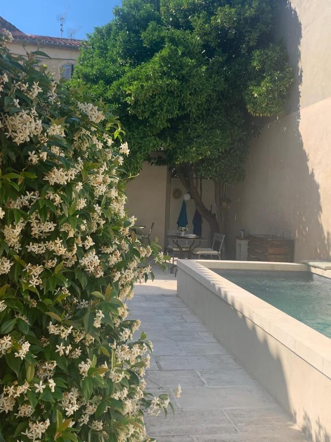 La Maison De Cerise Fourques  Exteriör bild